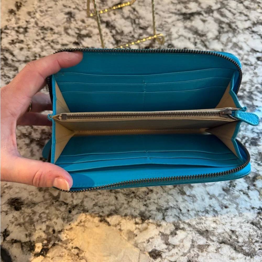 PRICED2SELL🔥Bottega Veneta Intrecciato Turquoise and Beige Leather Wallet*RARE*
